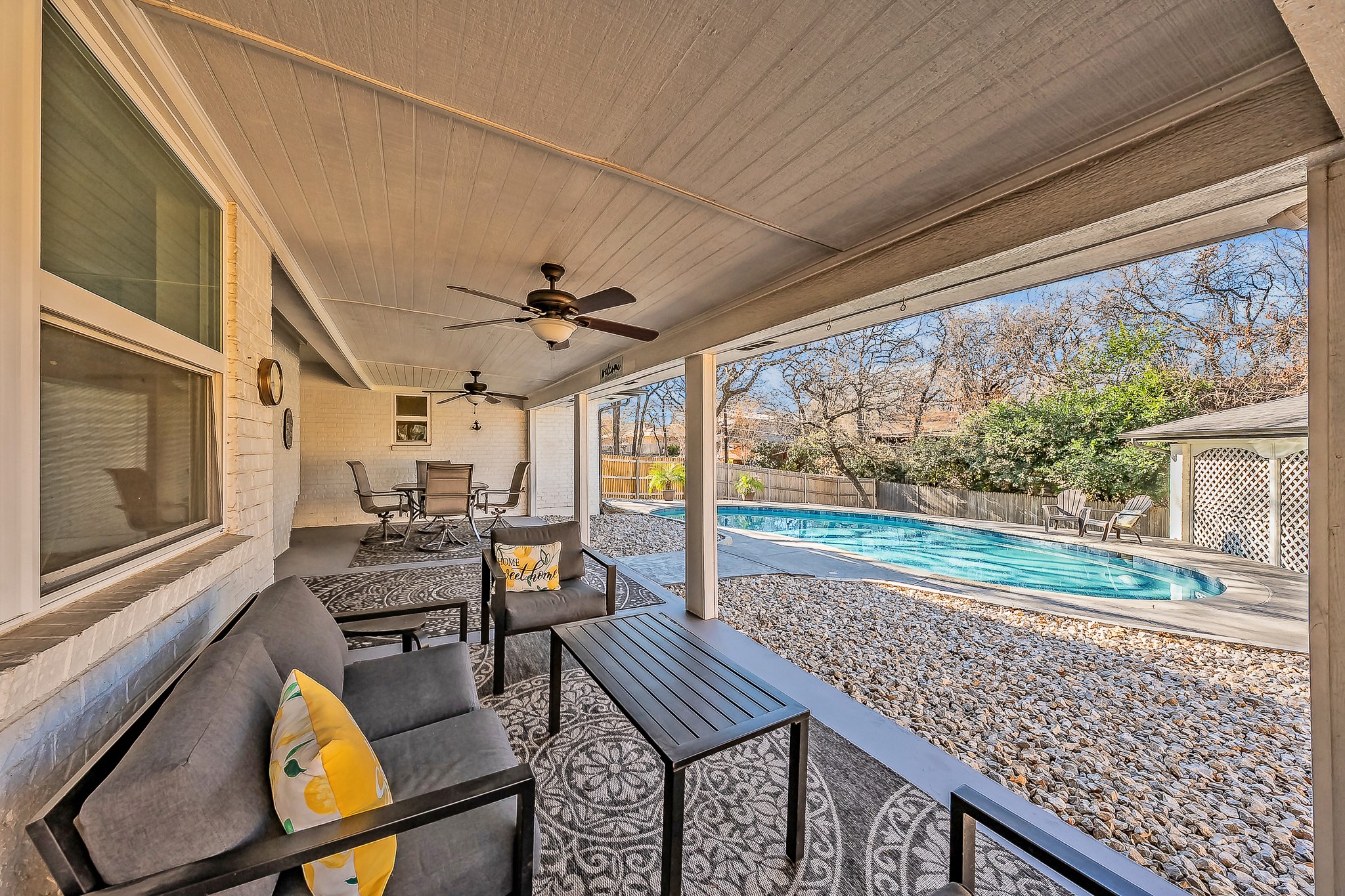 1011 Tanglewood Lane Arlington TX 76012