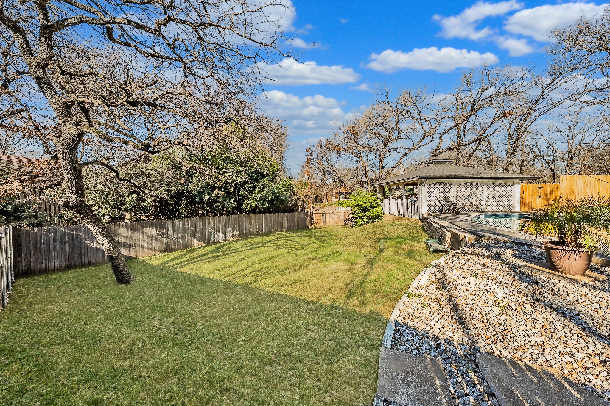 1011 Tanglewood Lane Arlington TX 76012