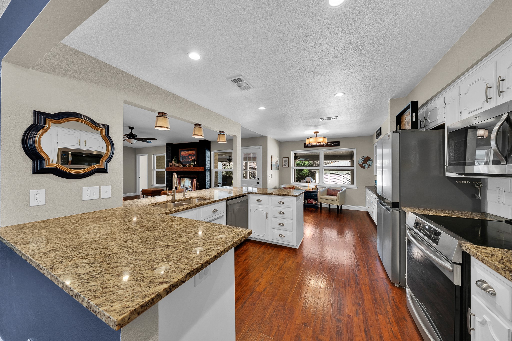 1011 Tanglewood Lane Arlington TX 76012