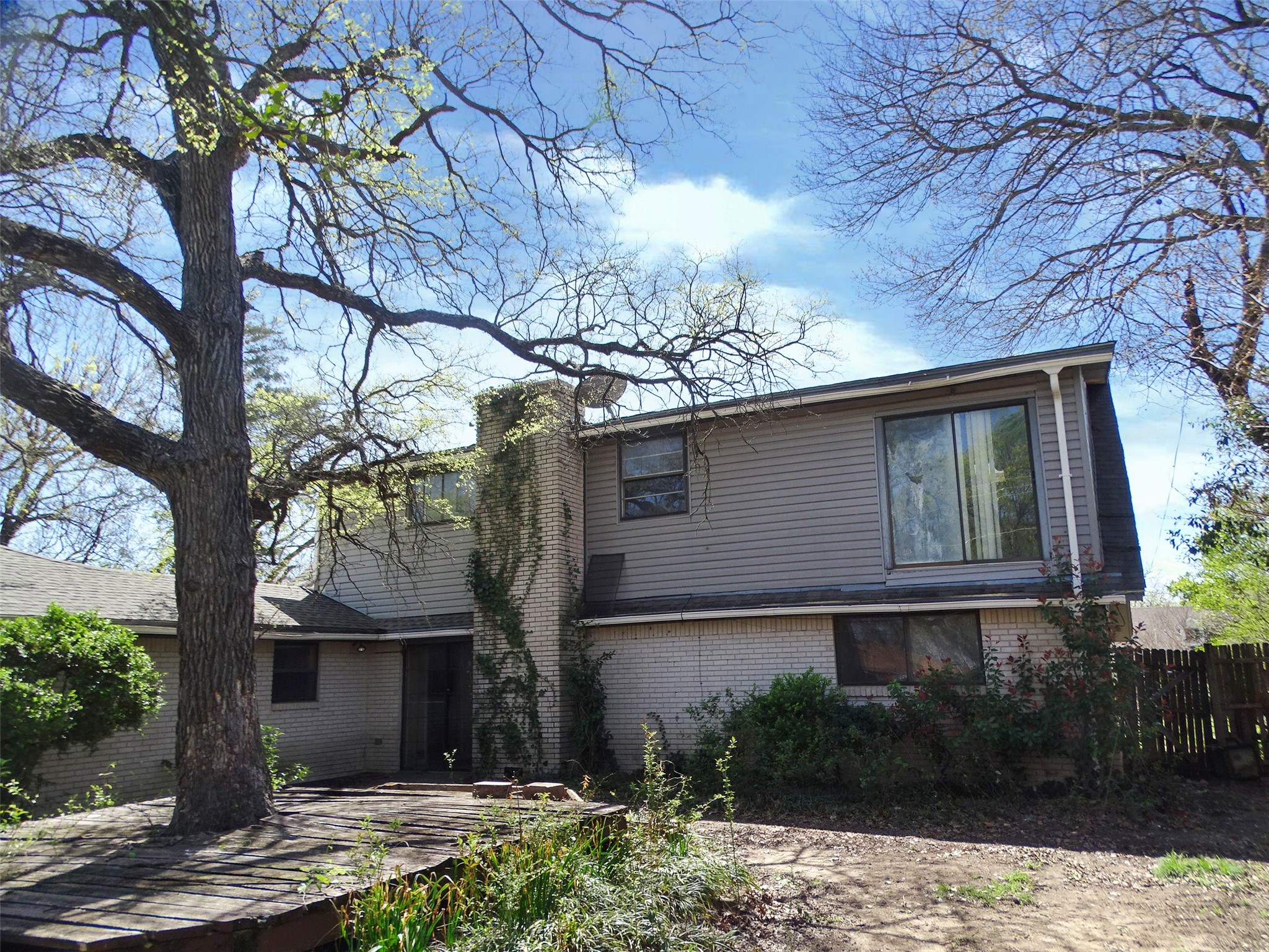 815 Wood River Road Dallas TX 75232