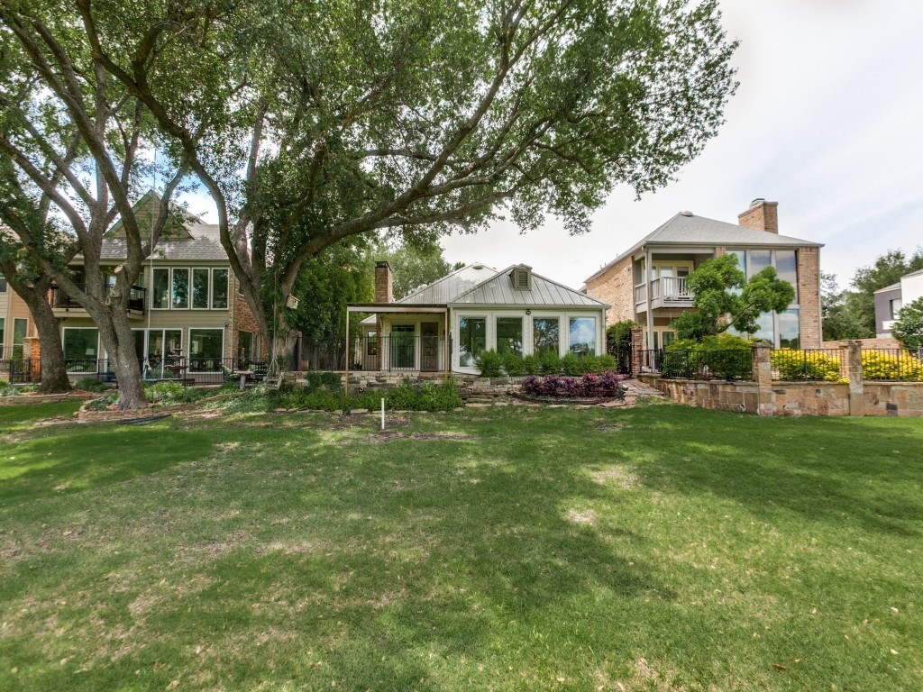 16733 Village Lane Dallas TX 75248