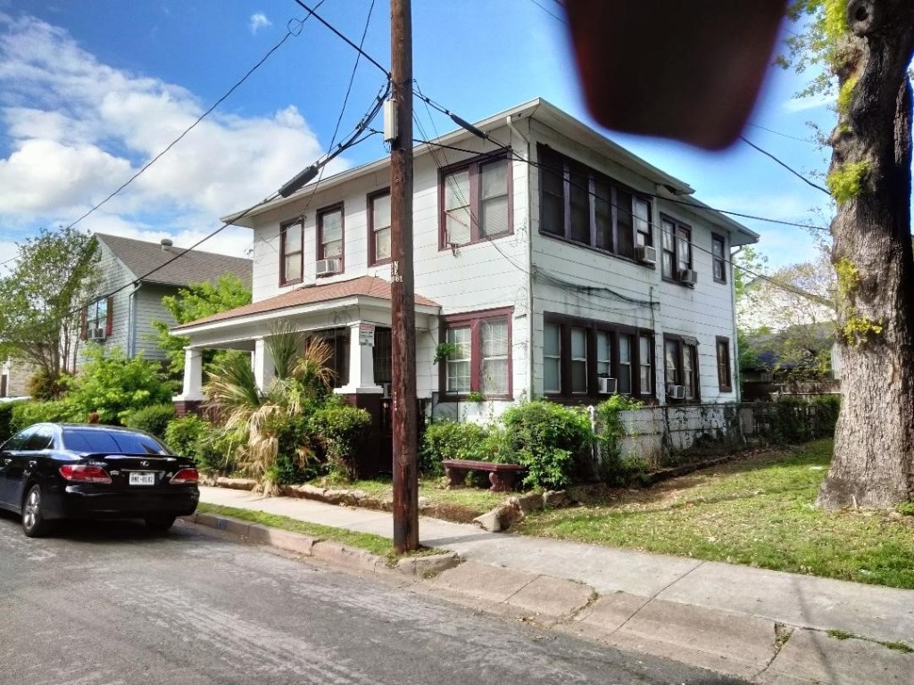 1410 Mccoy Street Dallas TX 75204