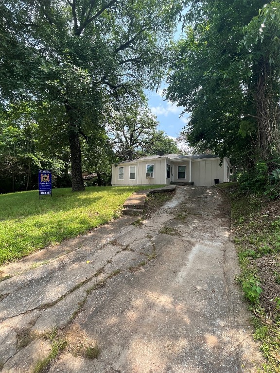 1312 W Nelson Street Denison TX 75020