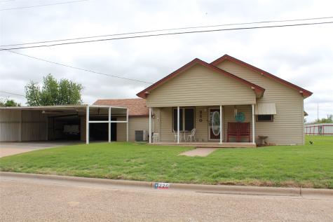 220 N 14th Avenue Munday TX 76371