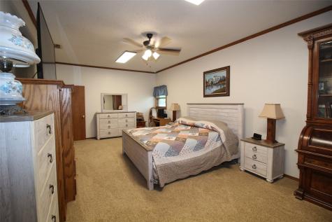 220 N 14th Avenue Munday TX 76371