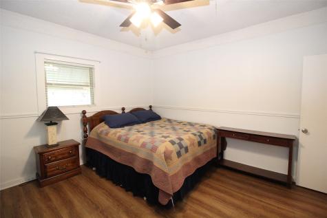 220 N 14th Avenue Munday TX 76371