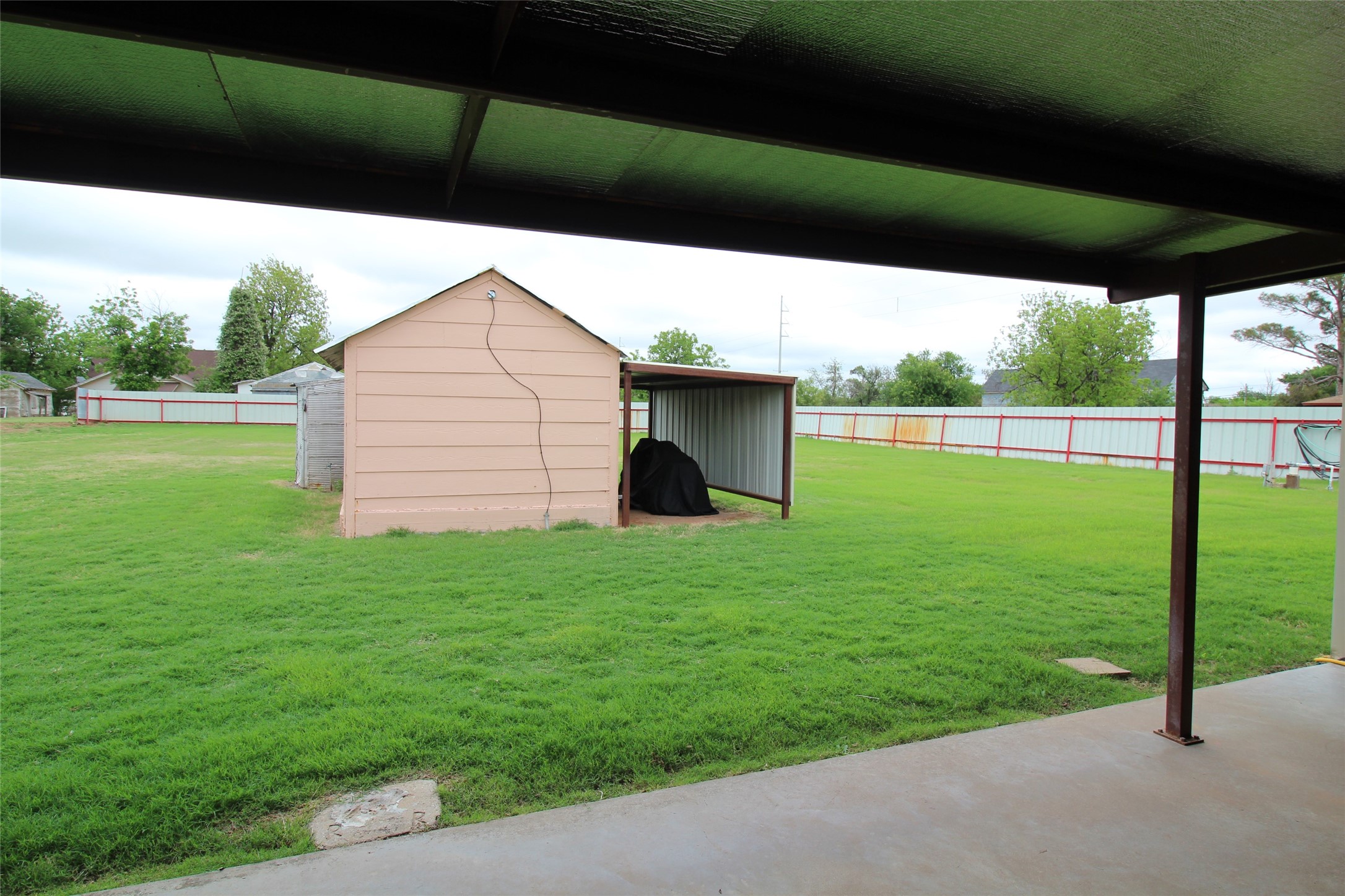 220 N 14th Avenue Munday TX 76371