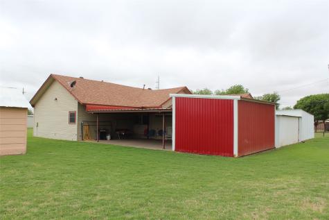 220 N 14th Avenue Munday TX 76371