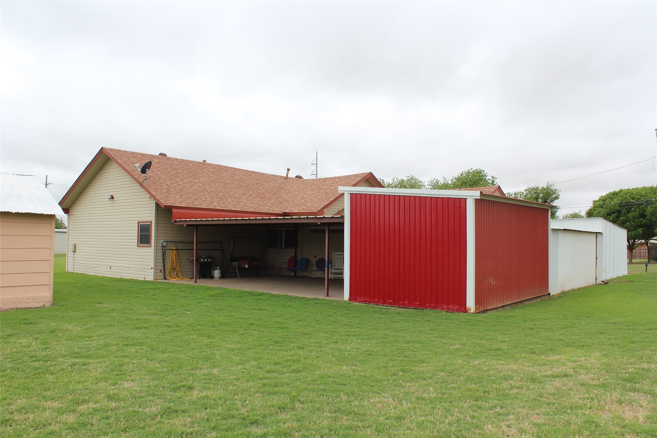 220 N 14th Avenue Munday TX 76371