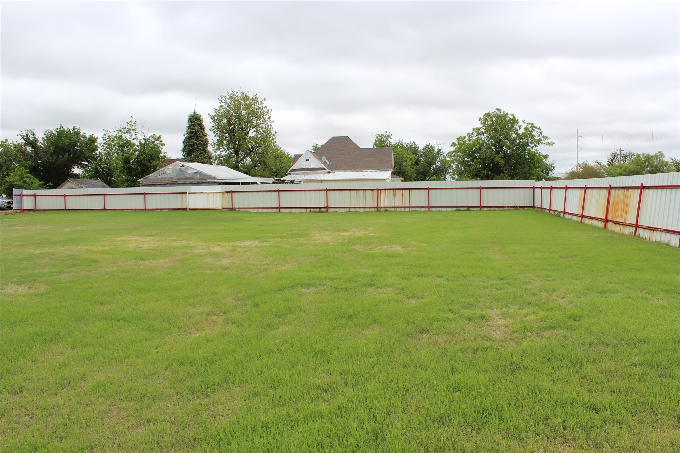 220 N 14th Avenue Munday TX 76371