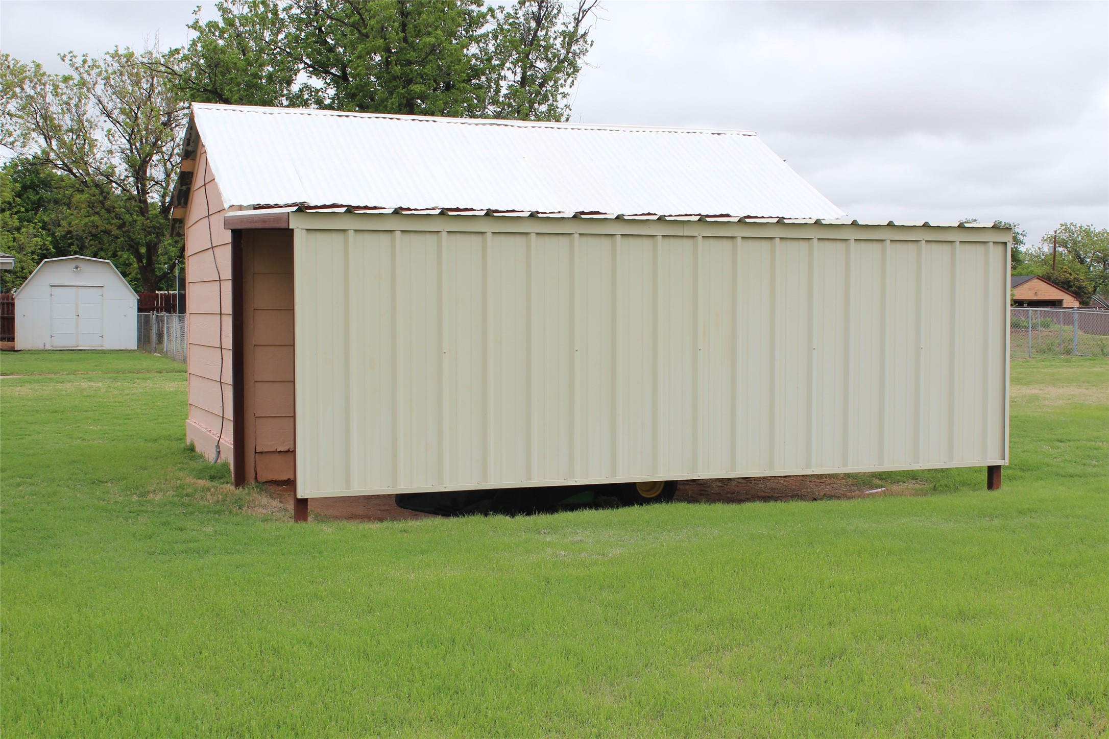 220 N 14th Avenue Munday TX 76371