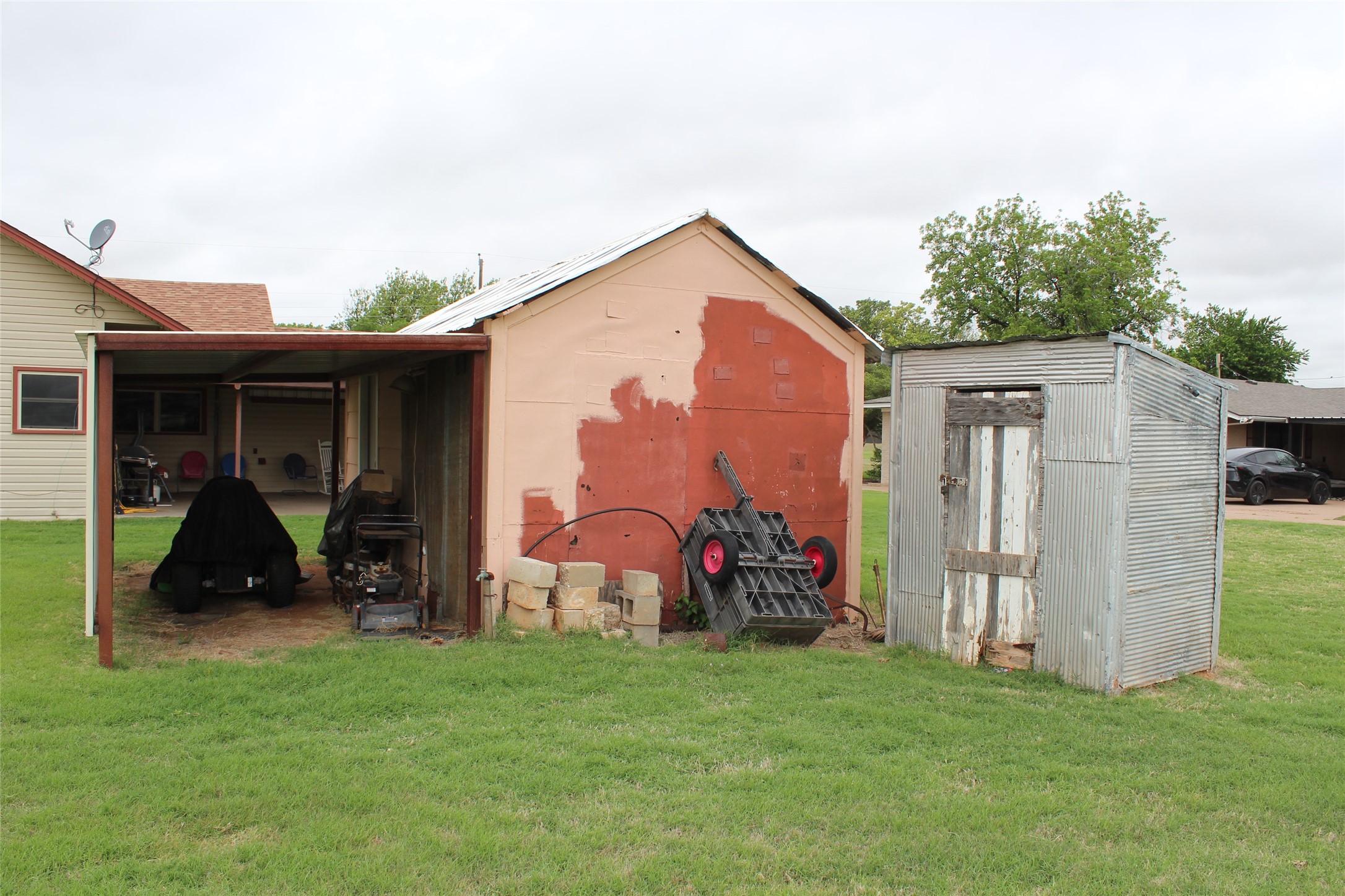 220 N 14th Avenue Munday TX 76371