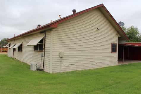 220 N 14th Avenue Munday TX 76371