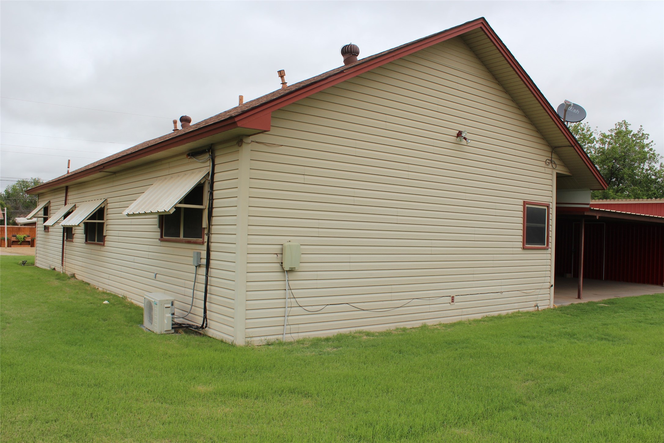 220 N 14th Avenue Munday TX 76371