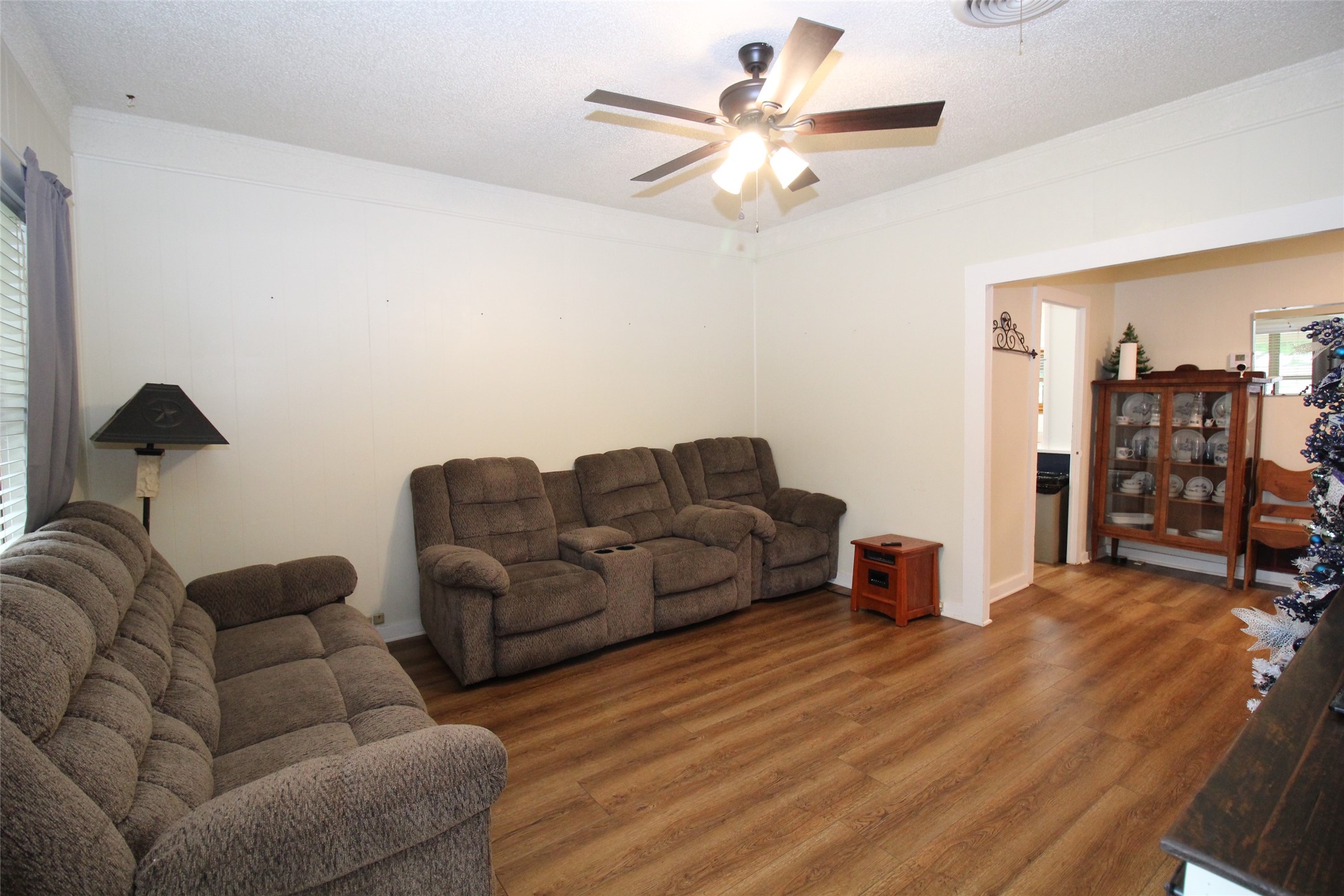 220 N 14th Avenue Munday TX 76371