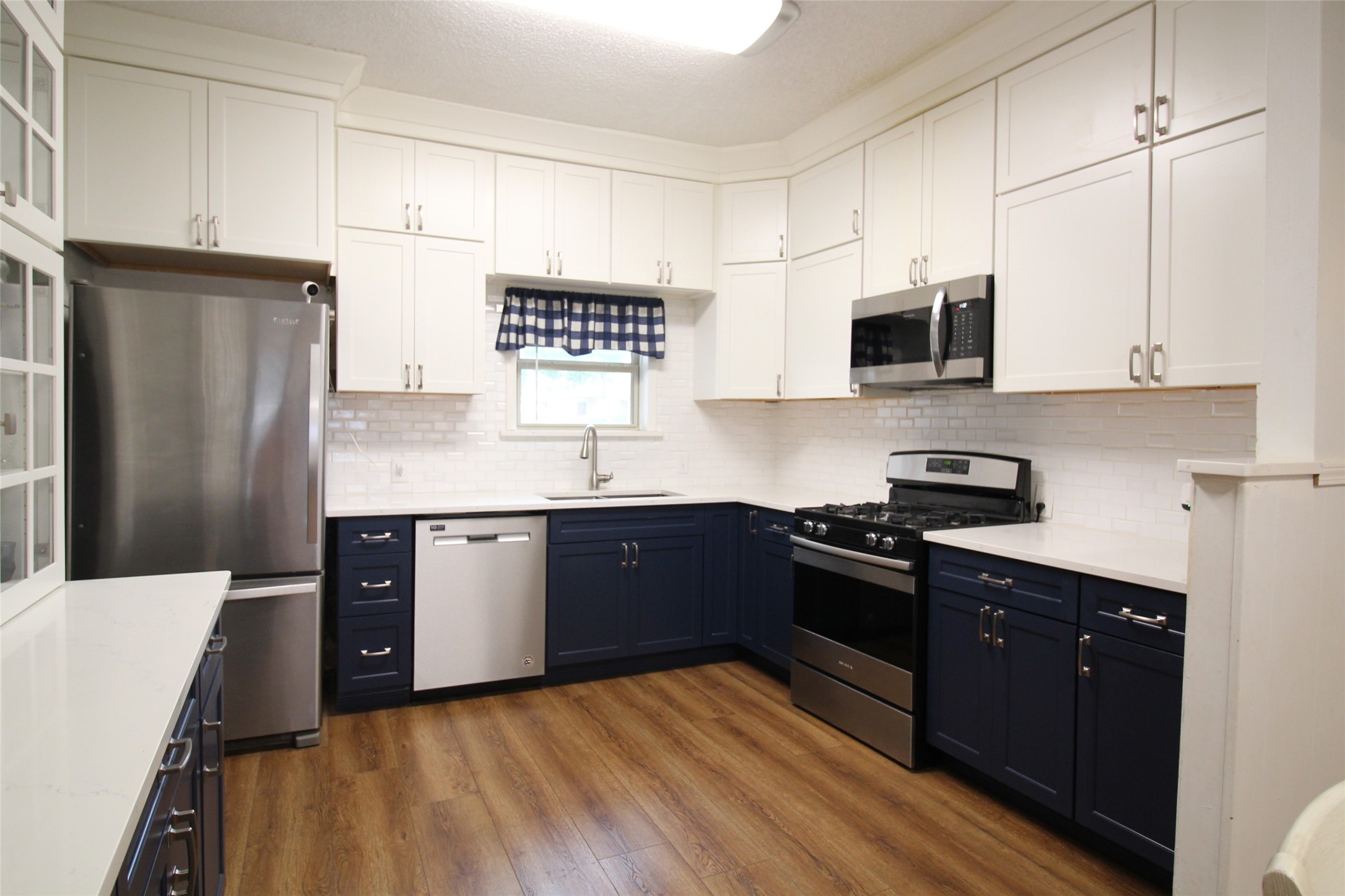 220 N 14th Avenue Munday TX 76371