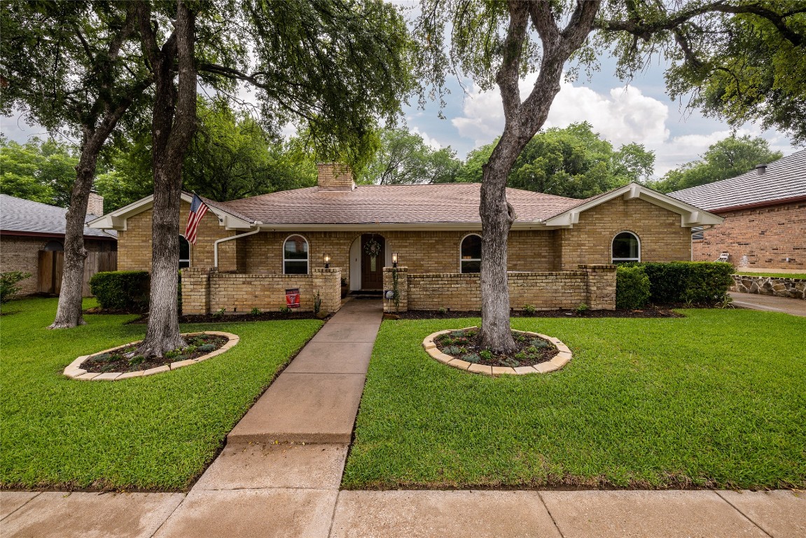 2221 Park Hill Drive Arlington TX 76012
