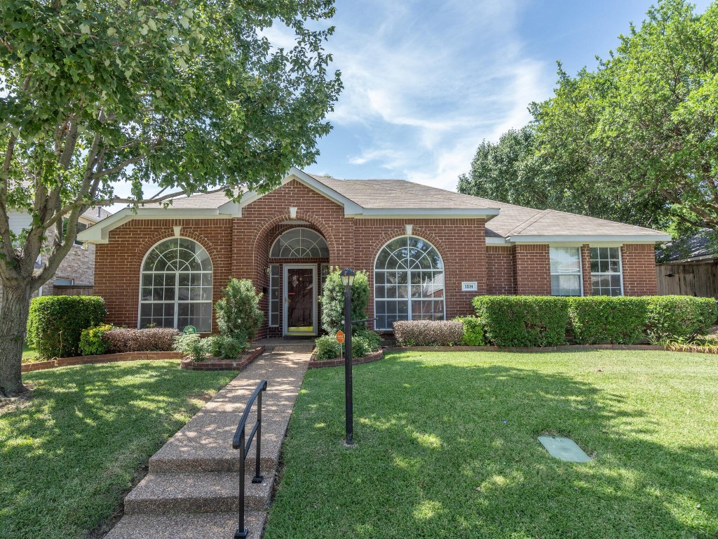 1314 Falcon Drive Lewisville TX 75077