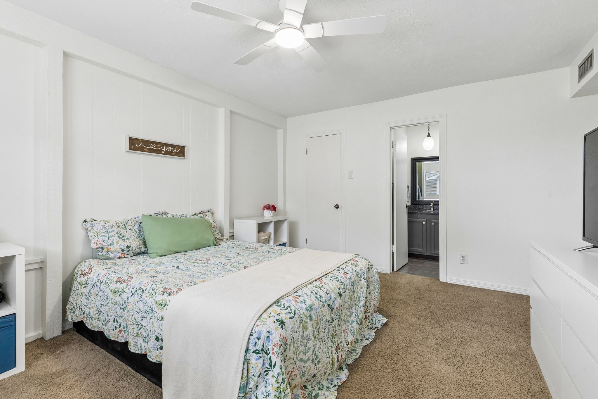 1833 Woodbury Carrollton TX 75007