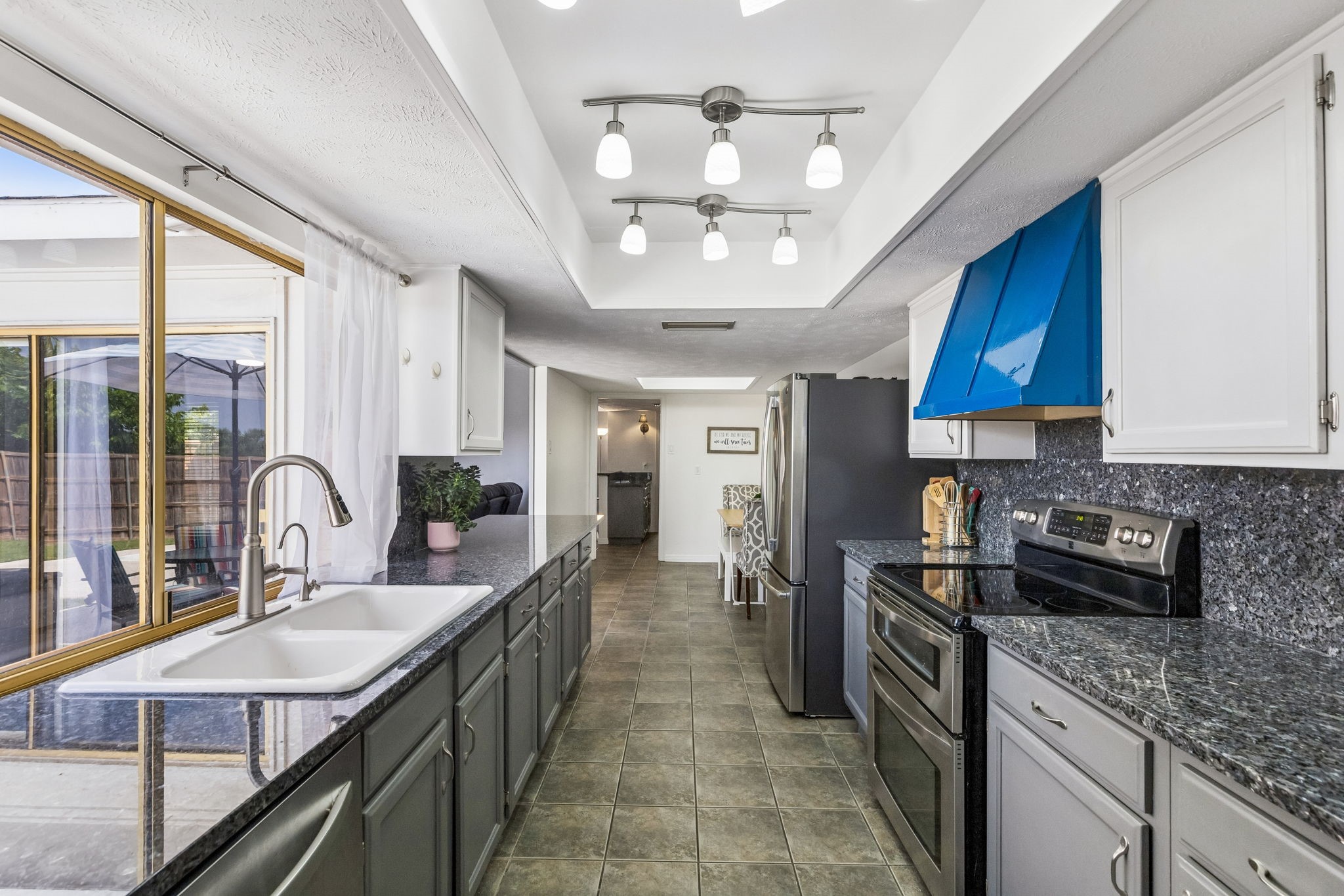 1833 Woodbury Carrollton TX 75007