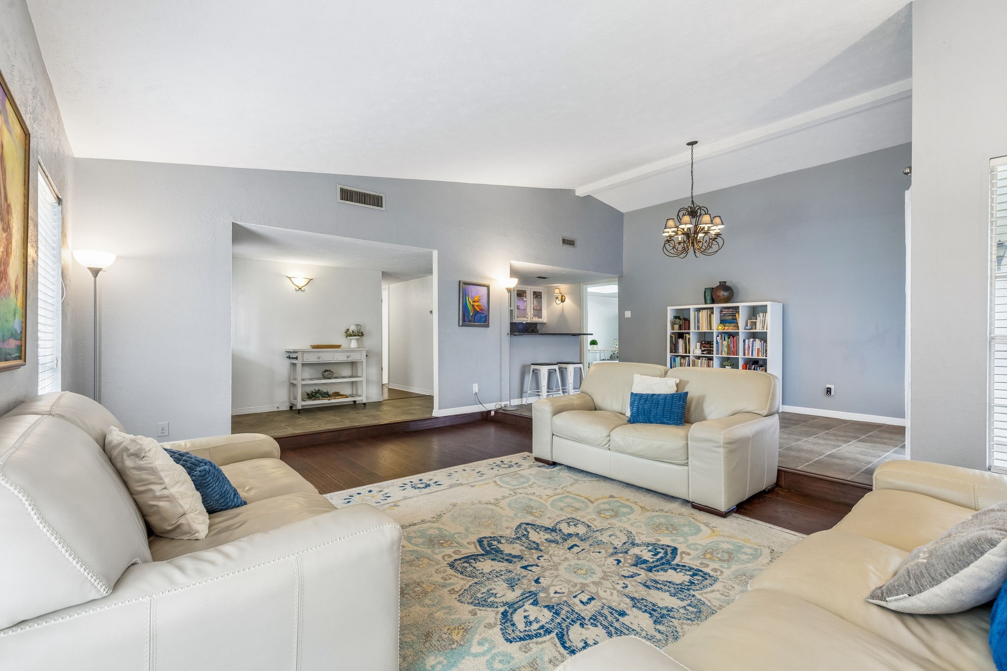 1833 Woodbury Carrollton TX 75007