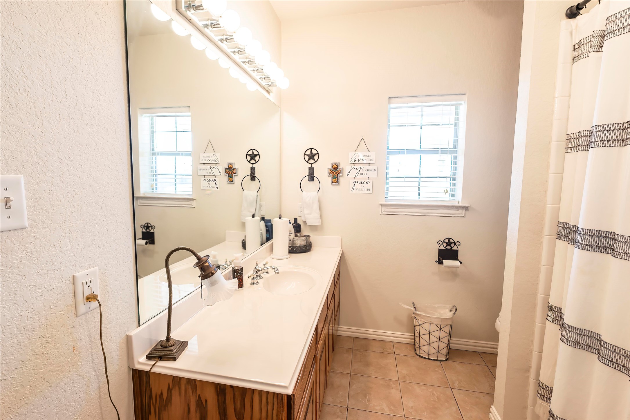 2168 Fruitland Road Sunset TX 76270