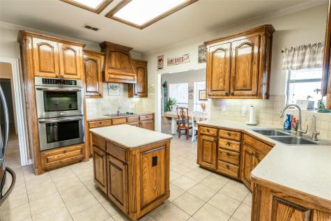 2168 Fruitland Road Sunset TX 76270