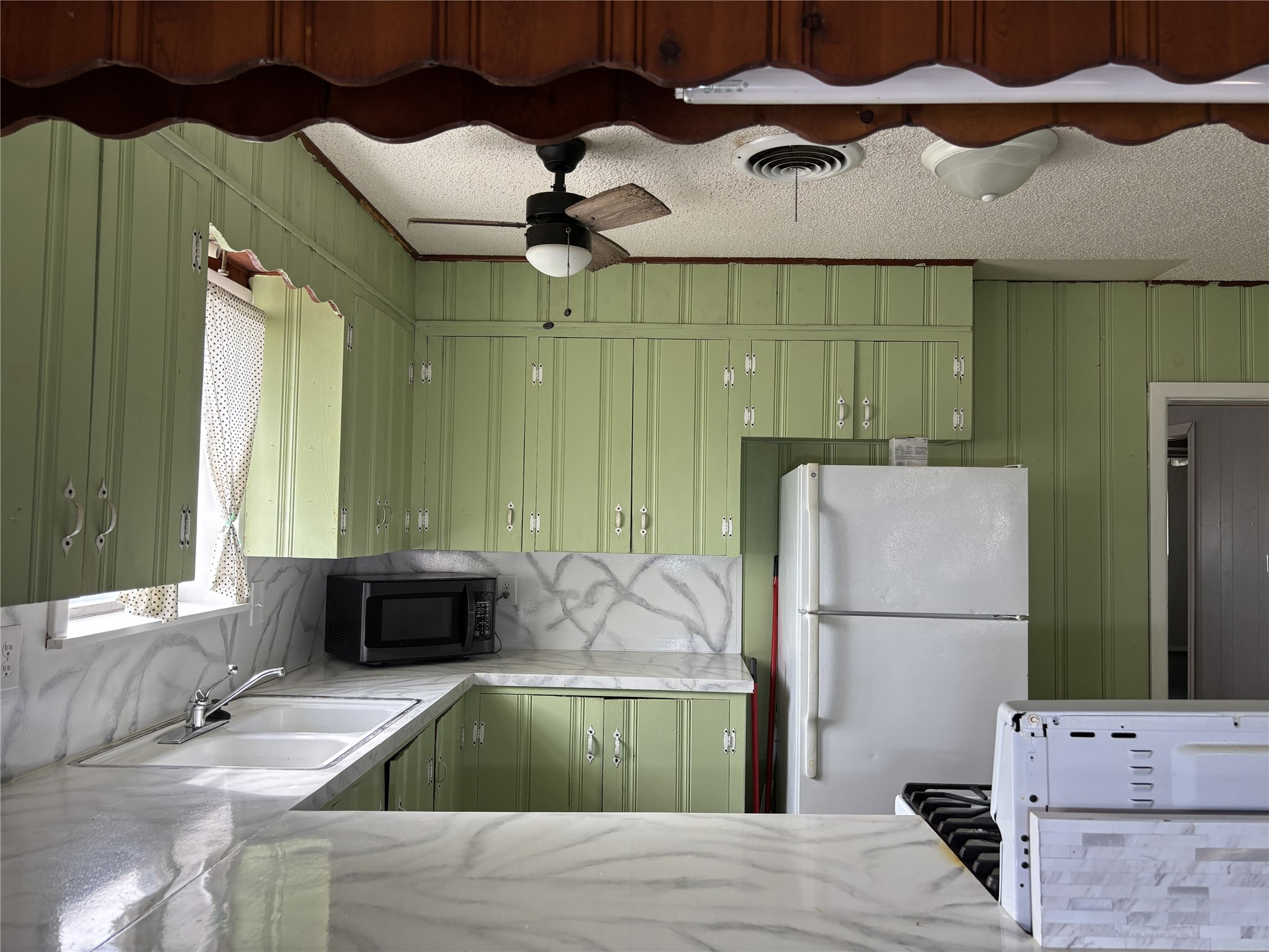 214 E Fourth Henrietta TX 76365