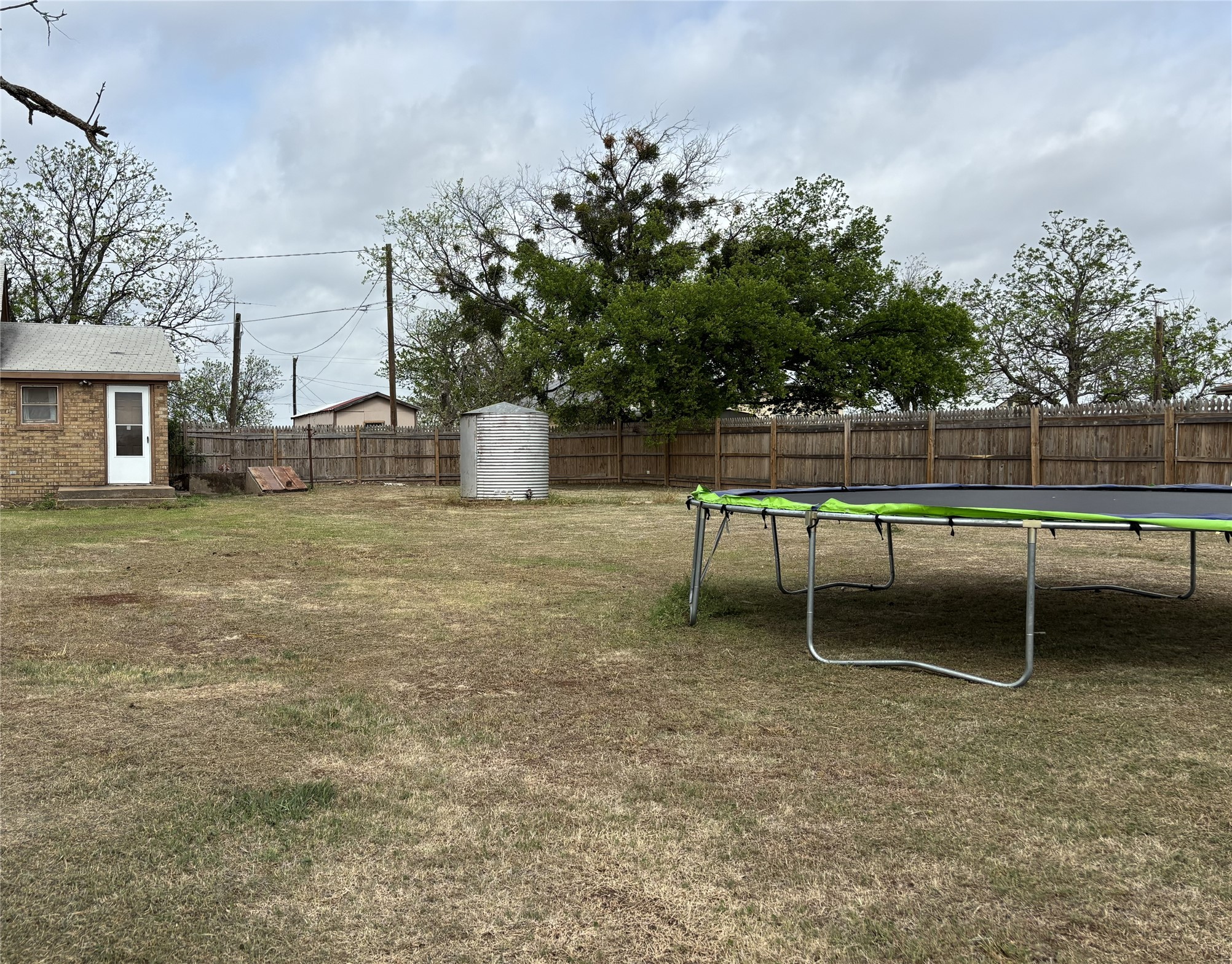 214 E Fourth Henrietta TX 76365