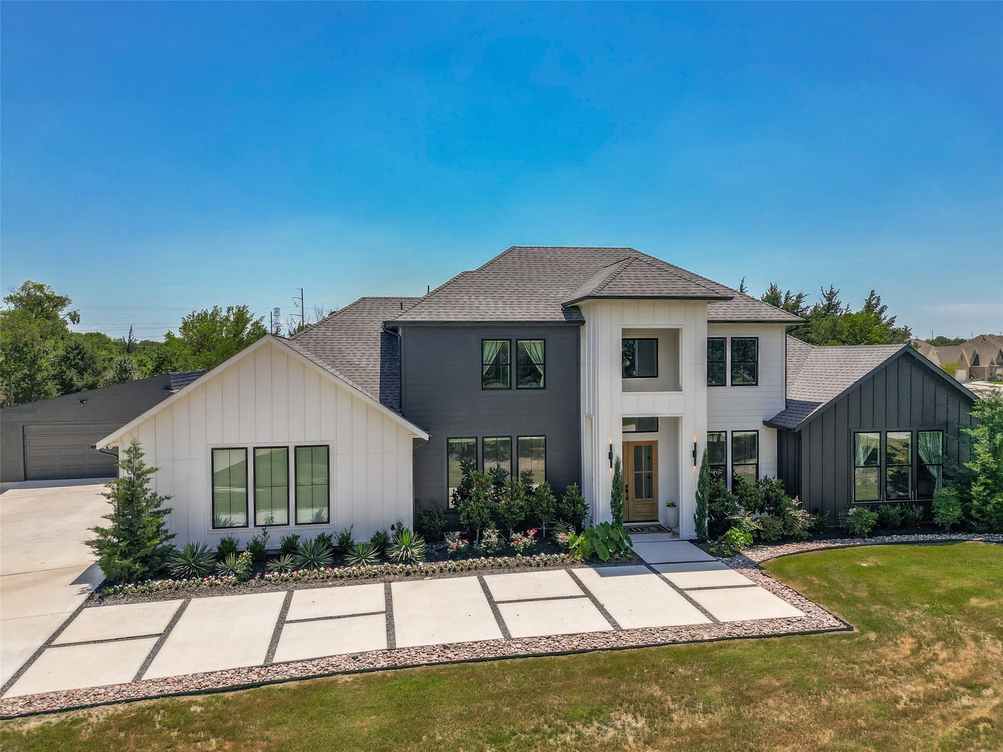 6401 Lyons Road Garland TX 75043