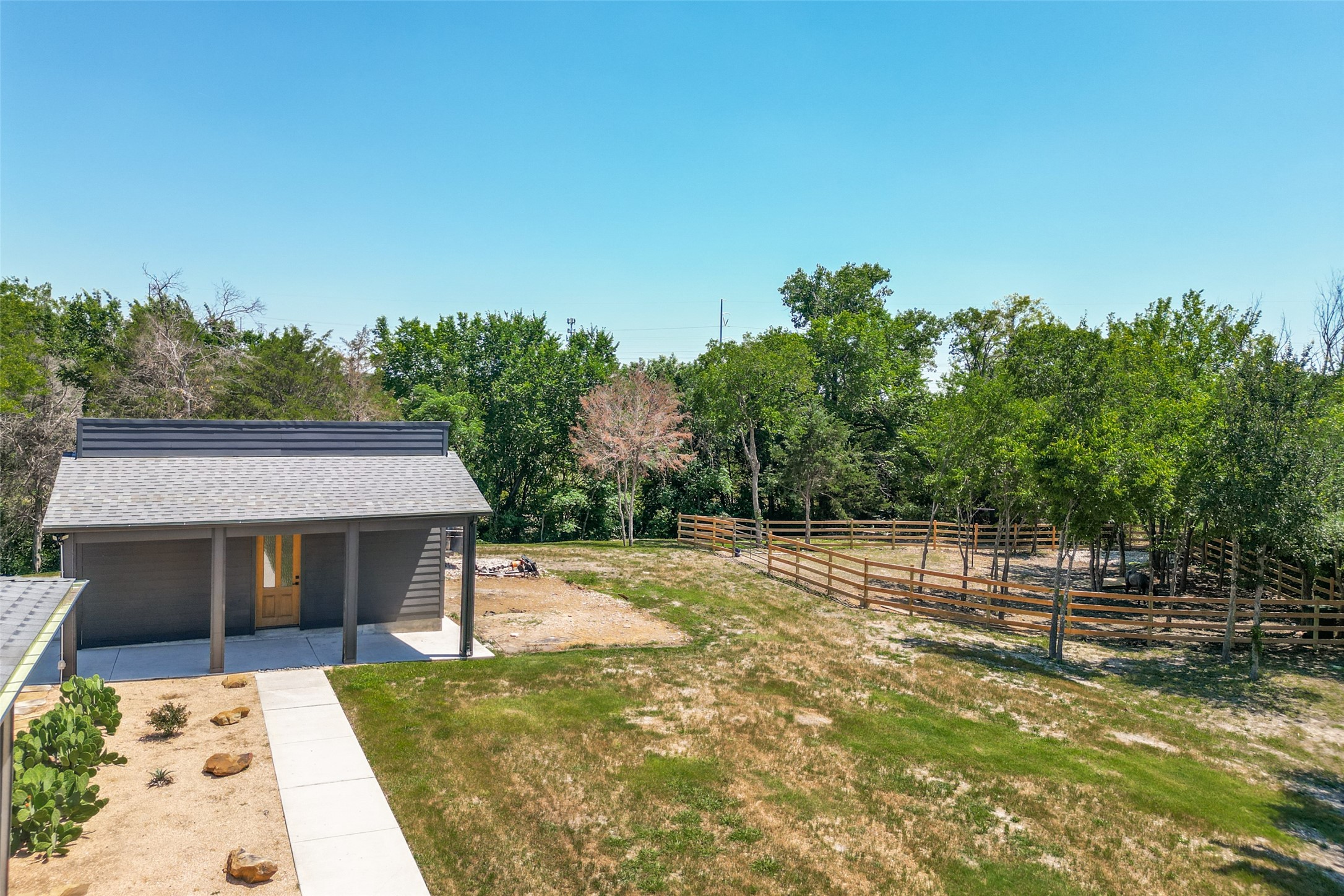 6401 Lyons Road Garland TX 75043