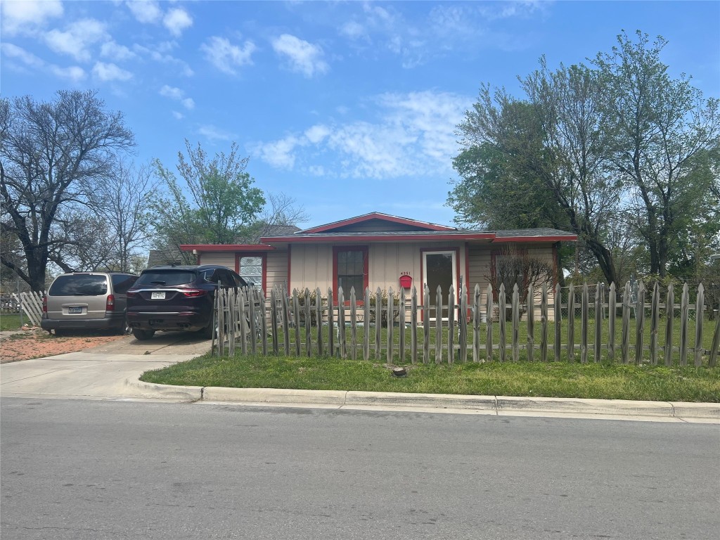 4351 Wiman Drive Fort Worth TX 76119