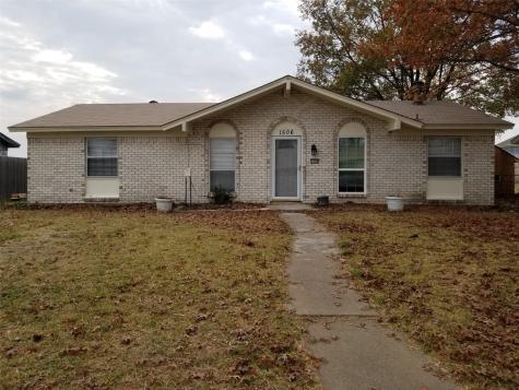 1506 Shorecrest Drive Garland TX 75040
