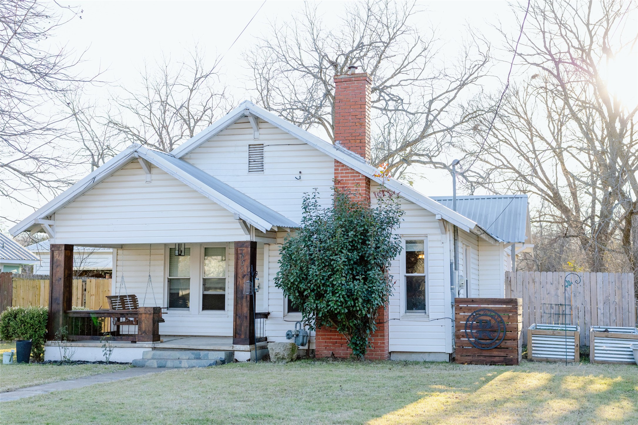705 S Jackson Street Mcgregor TX 76657