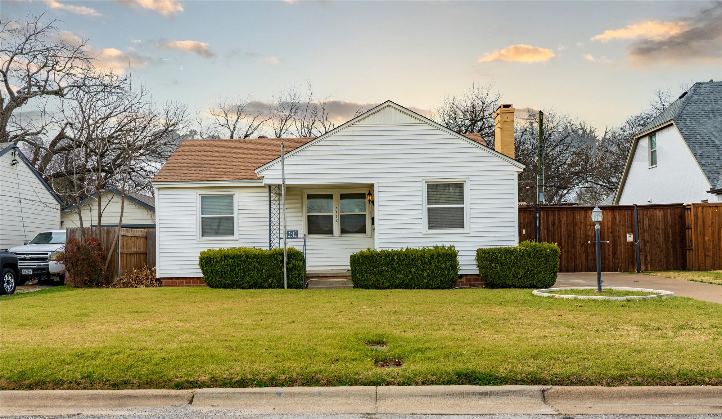 2512 Earl Lane Fort Worth TX 76107