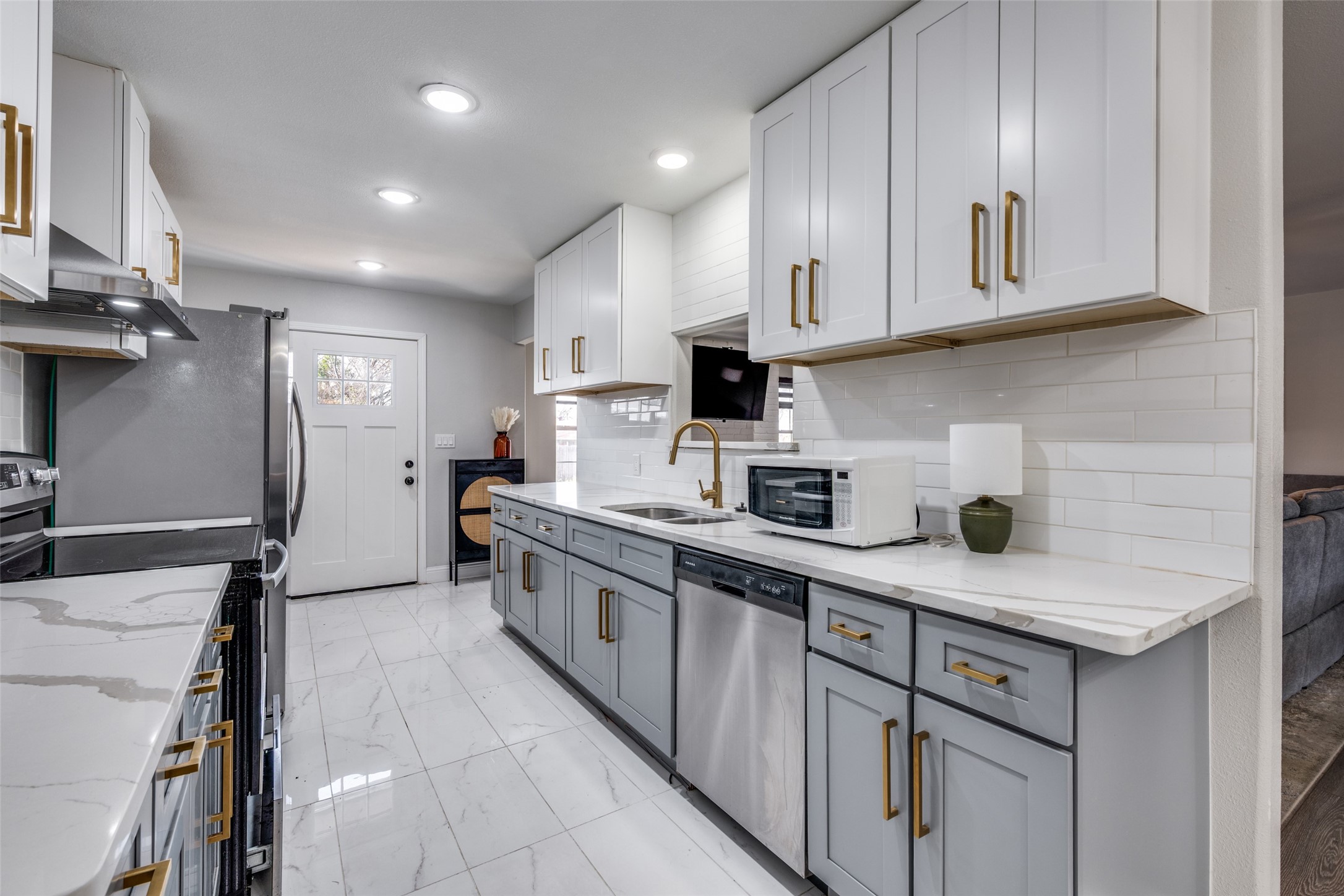 348 Thompson Street Fort Worth TX 76134
