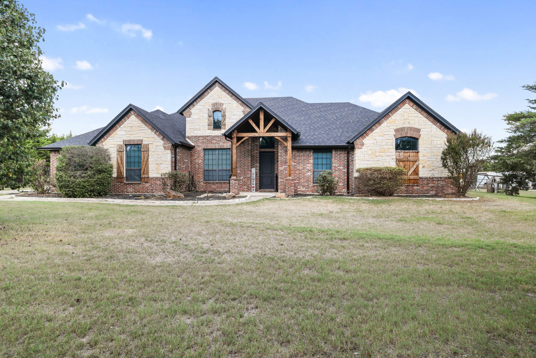 200 N Oak Branch Road Waxahachie TX 75167