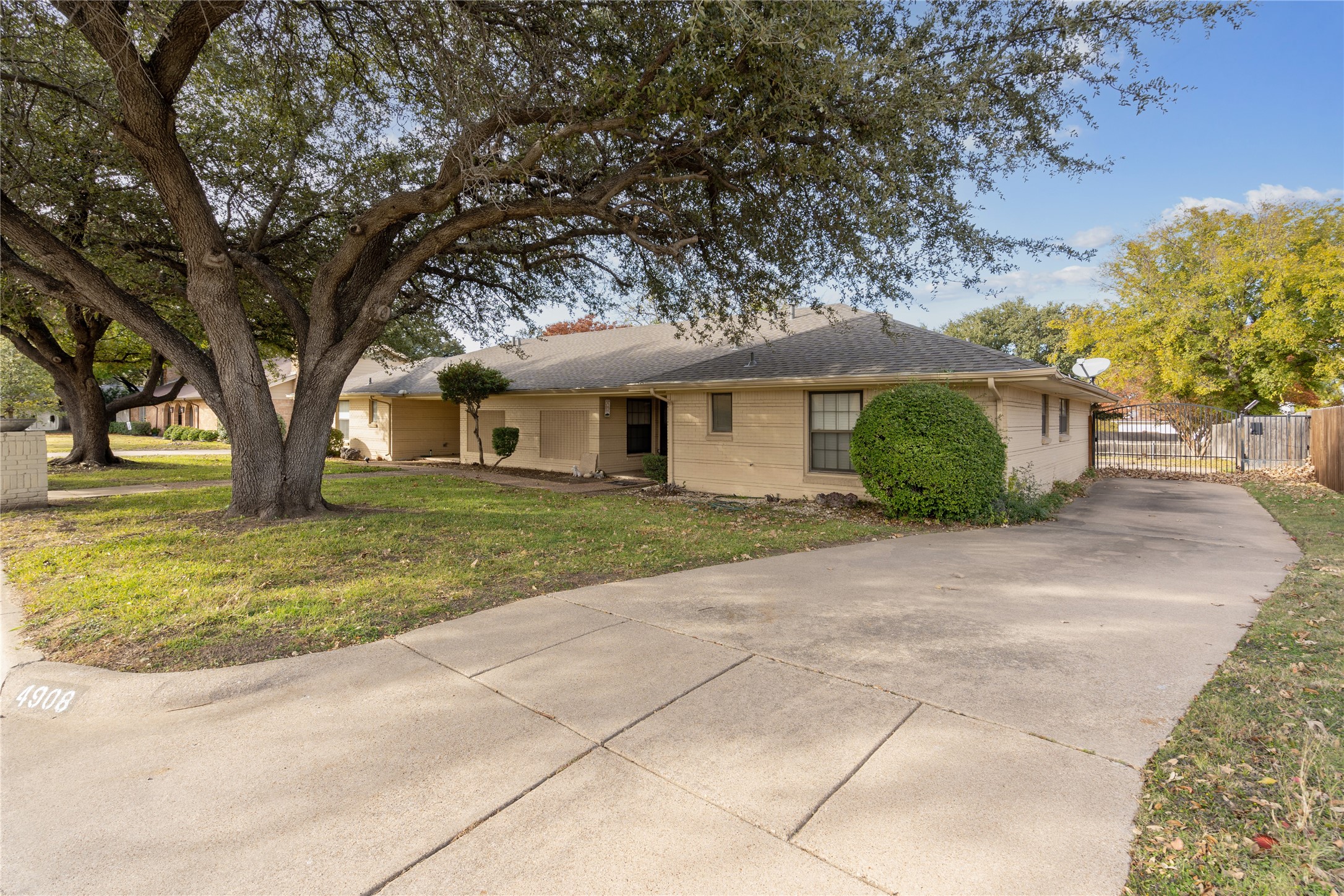 4908 Arborlawn Drive Fort Worth TX 76109