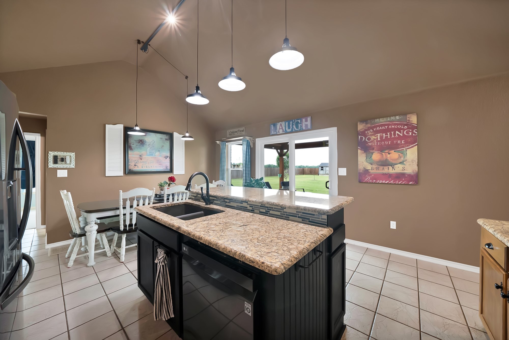 328 E Vaughn Road Cleburne TX 76031