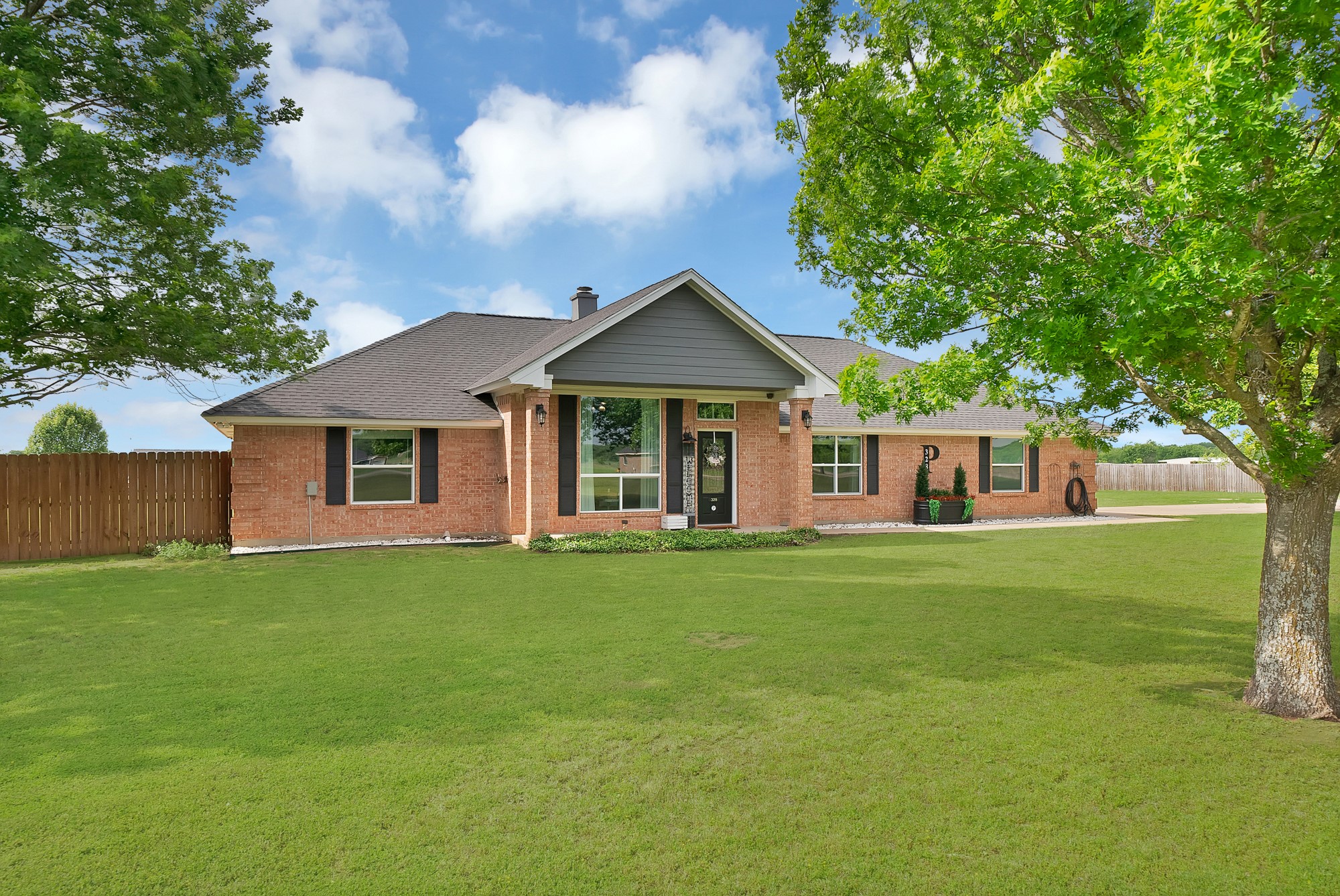 328 E Vaughn Road Cleburne TX 76031
