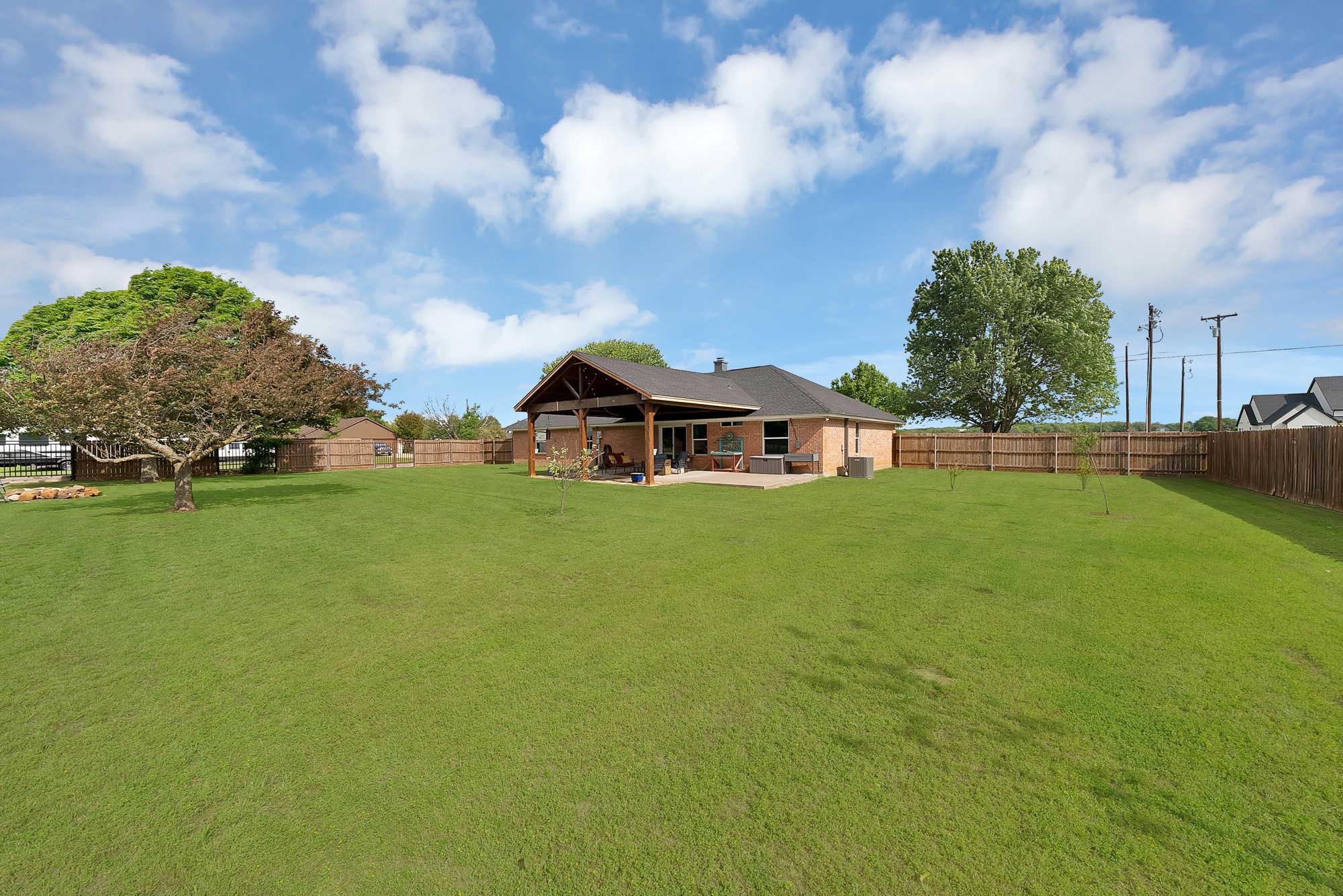328 E Vaughn Road Cleburne TX 76031
