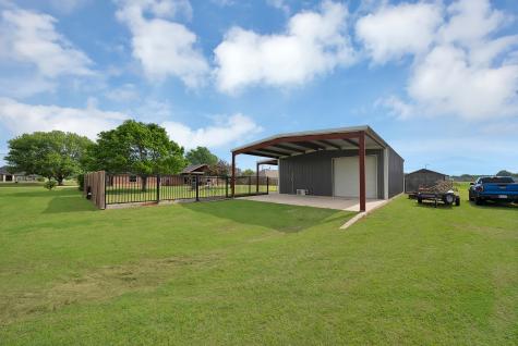 328 E Vaughn Road Cleburne TX 76031