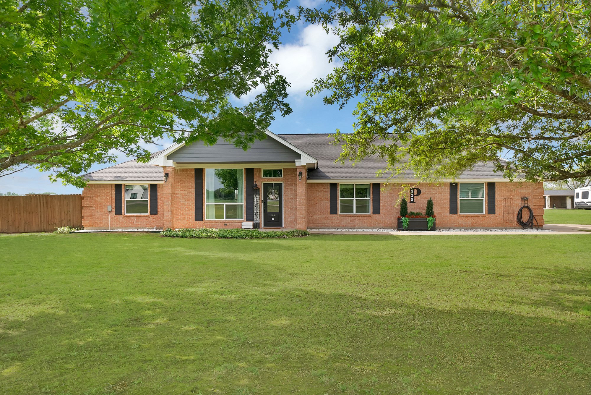 328 E Vaughn Road Cleburne TX 76031
