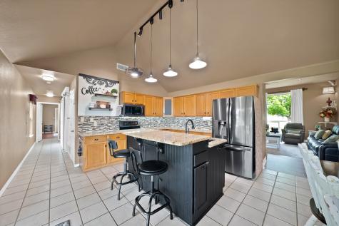 328 E Vaughn Road Cleburne TX 76031