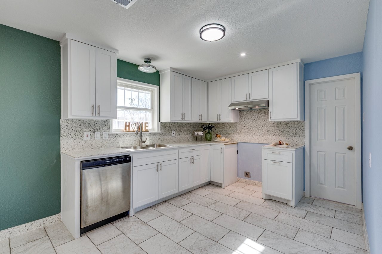 1530 Caravan Trail Dallas TX 75241