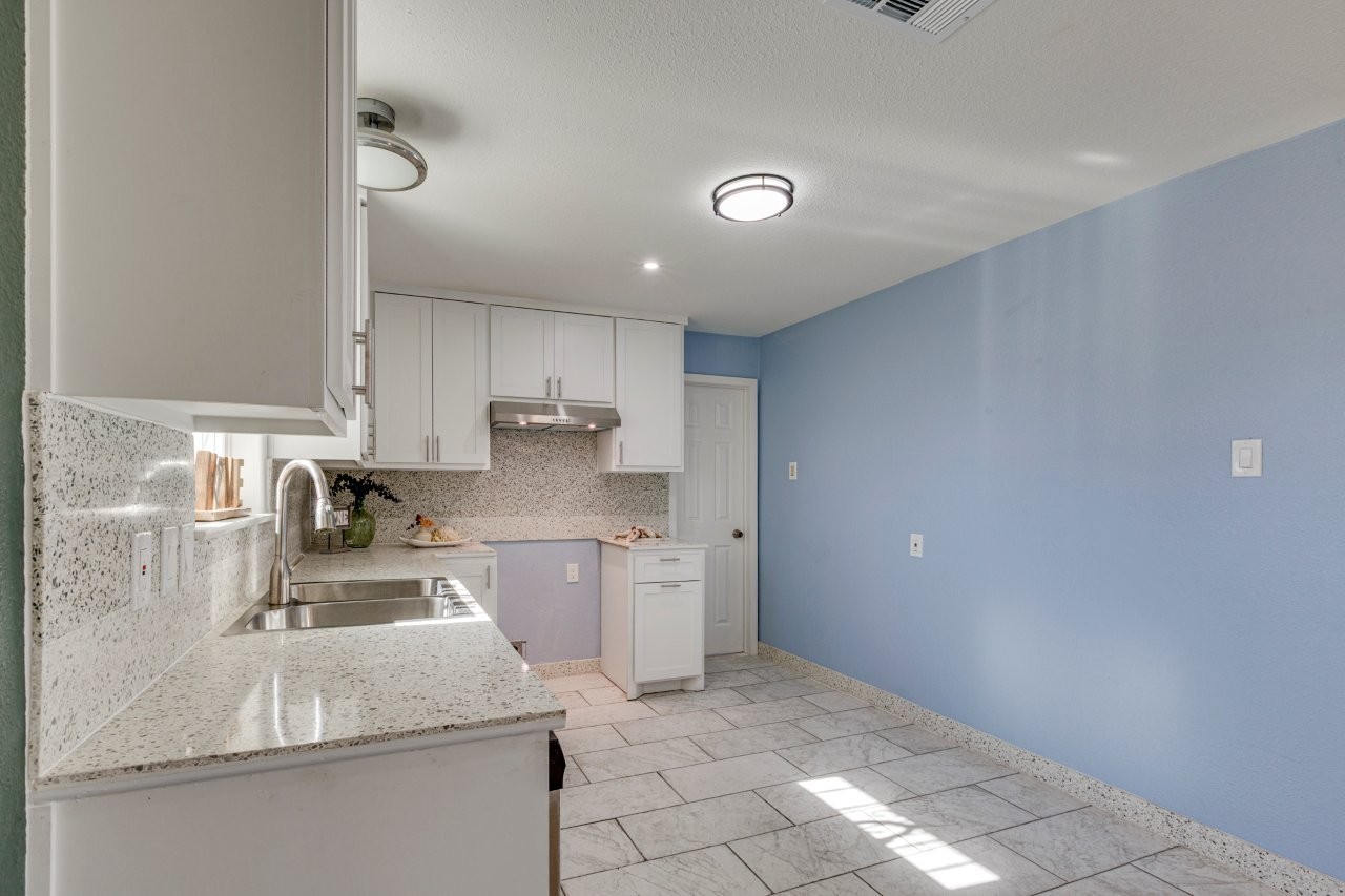 1530 Caravan Trail Dallas TX 75241