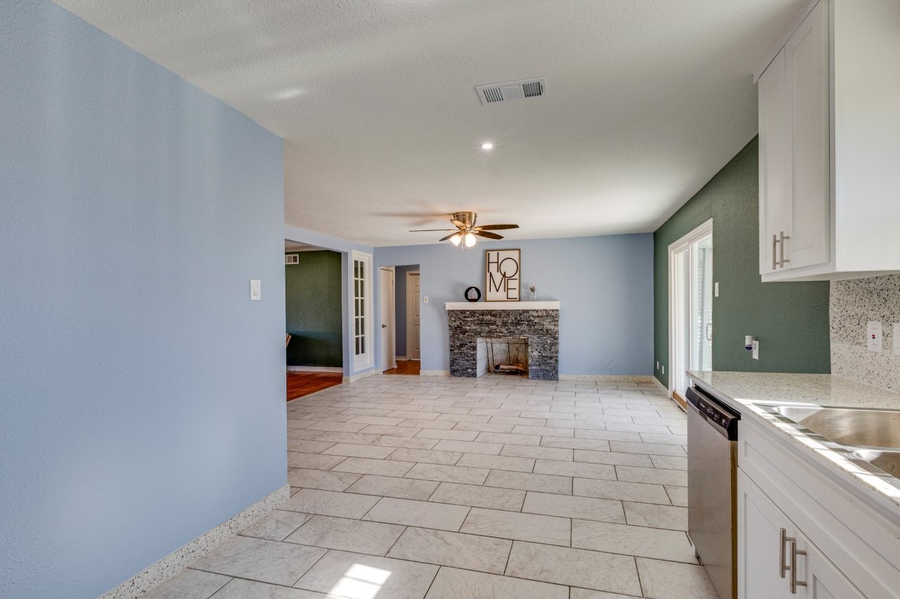 1530 Caravan Trail Dallas TX 75241