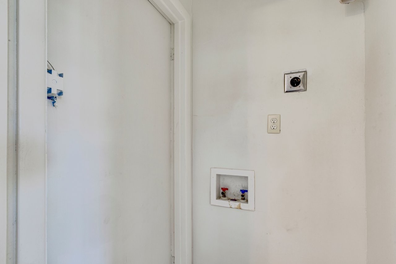 1530 Caravan Trail Dallas TX 75241