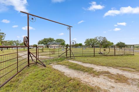 589 County Road 4150 Clifton TX 76634