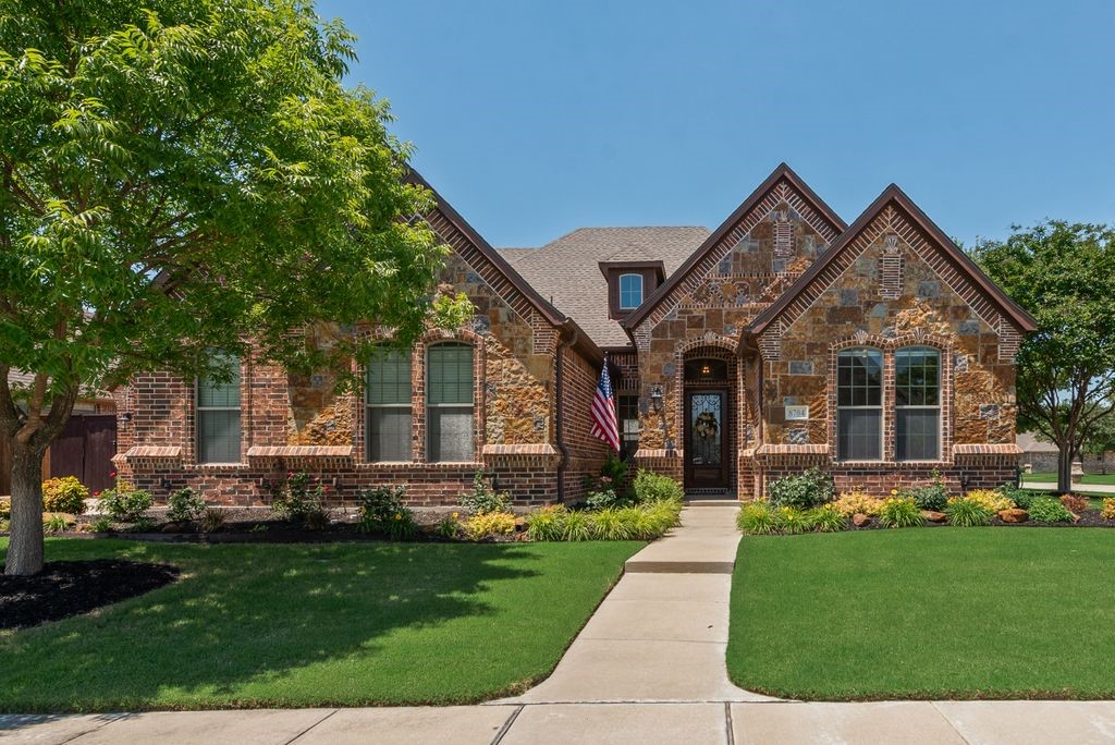 8704 Shadywood Lane North Richland Hills TX 76182